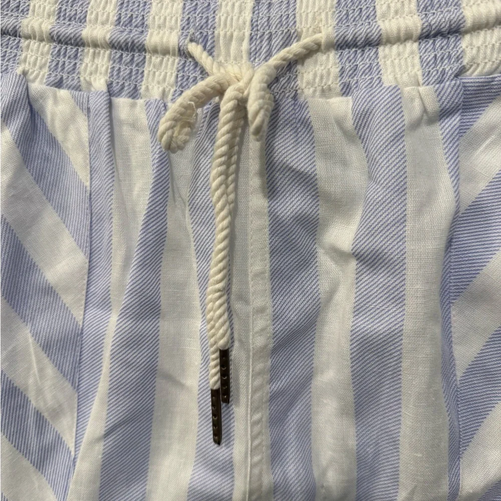 Jolie & Joy Blue striped shorts Tie Waist Pull on Large Women Juniors FLAW